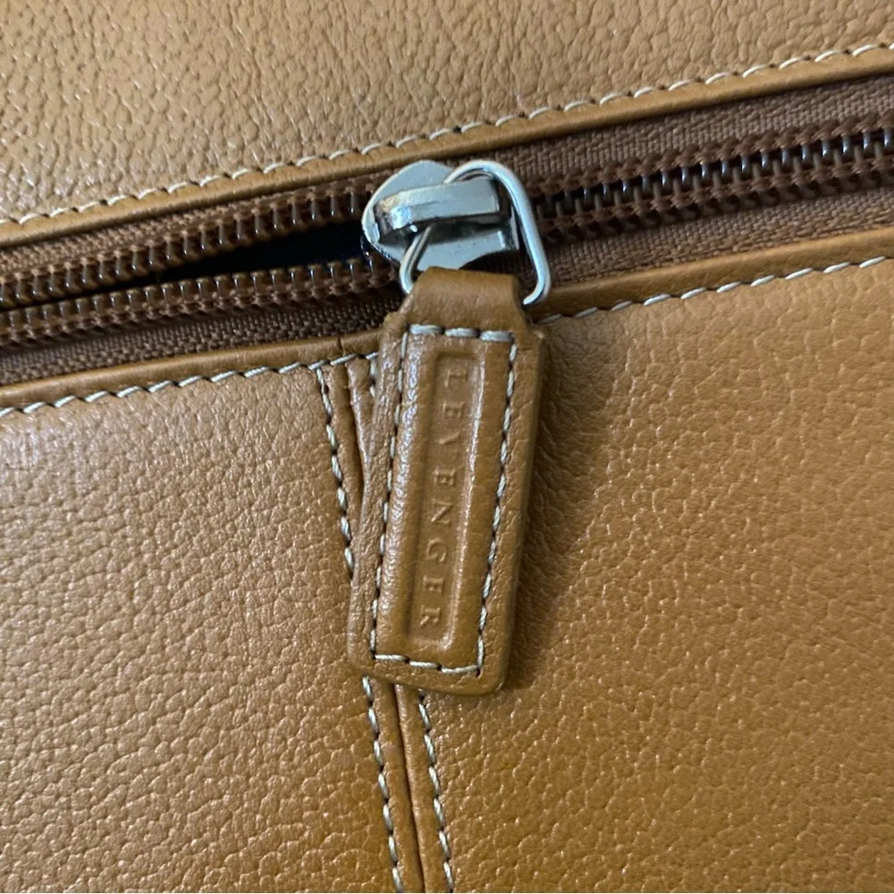 Levenger • Pebble Leather Laptop Case